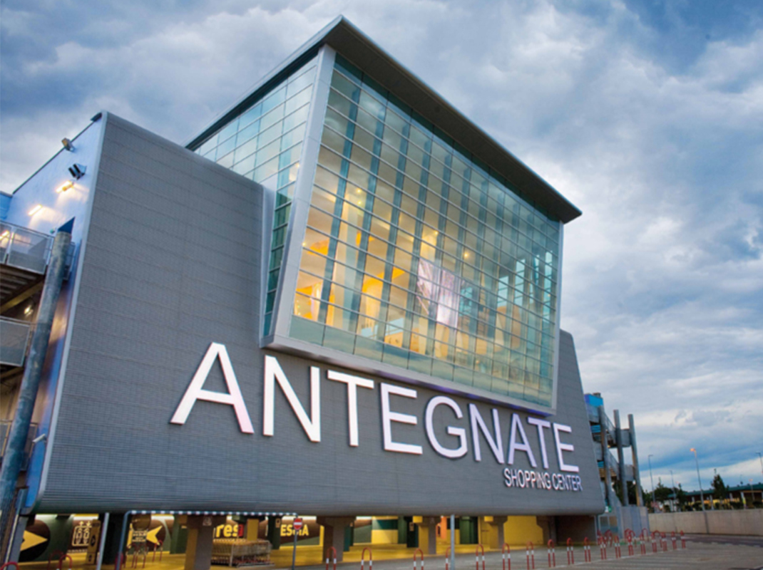 Antegnate shopping center.